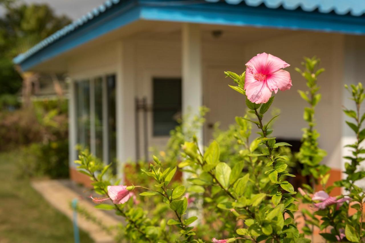 Sabai Beach Resort Koh Mak Exterior foto